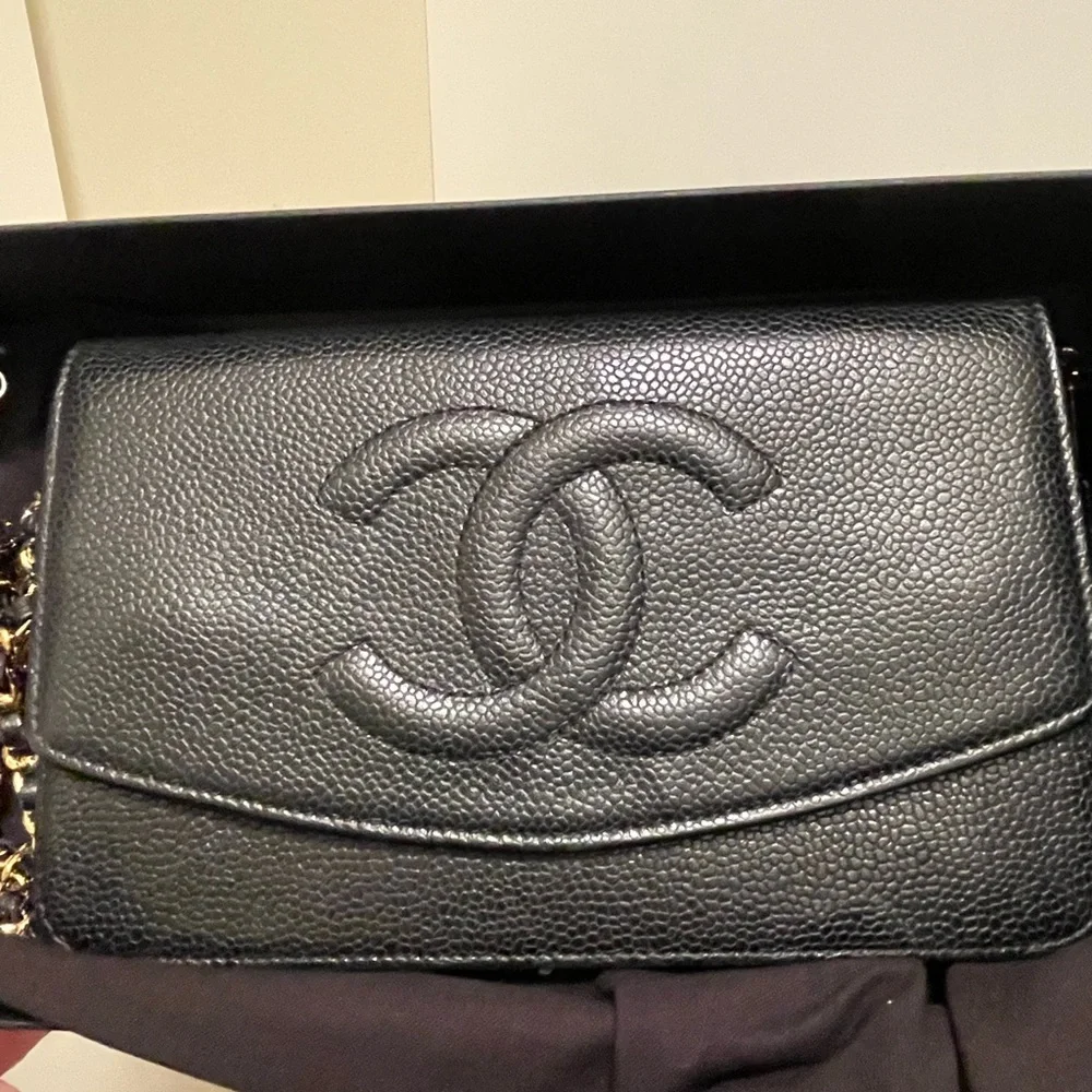 ❌❌SOLD❌❌Chanel Caviar Leather, WOC - Picture 3 of 15